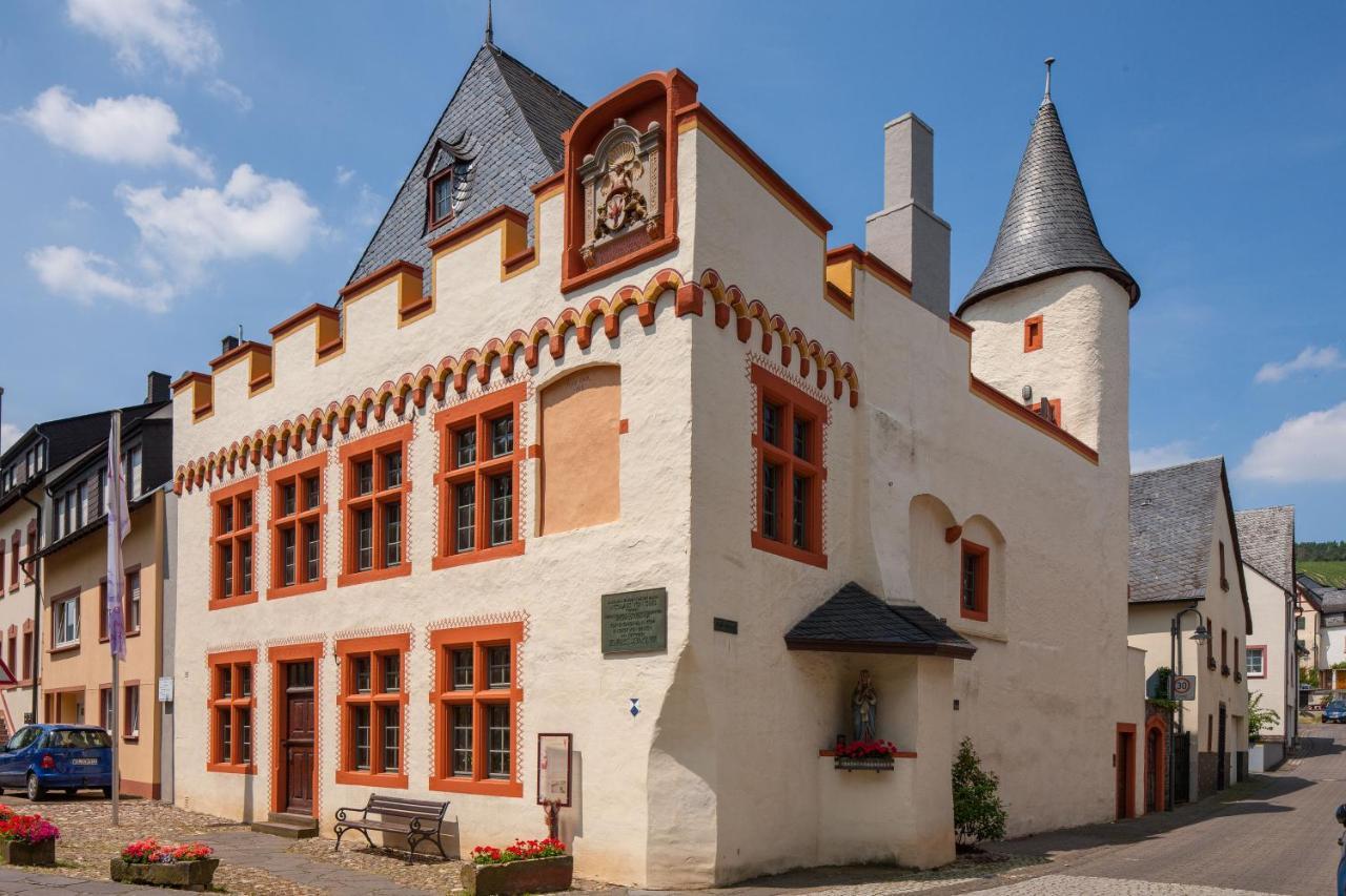 Hotel Zur Post Мюлхайм ан дер Мозел Екстериор снимка