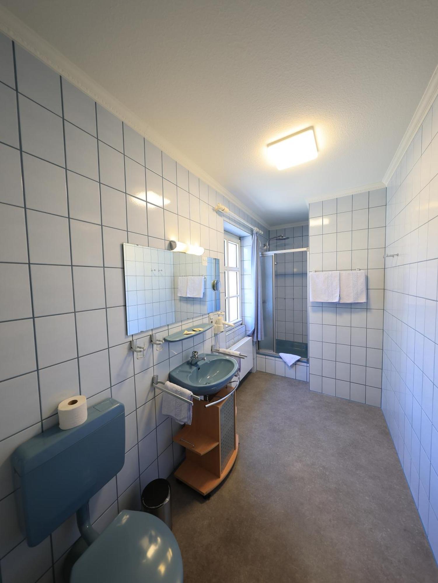 Hotel Zur Post Мюлхайм ан дер Мозел Екстериор снимка